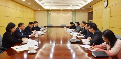 Монгол, БНХАУ-ын Эдийн засгийн хамтын ажиллагааг шинэ хэлбэрээр хөгжүүлэх талаар санал солилцлоо