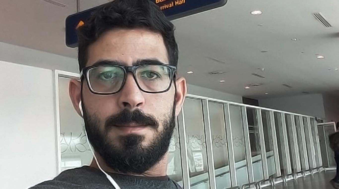 Сири эр Малайзын нисэх буудалд гацаад сар гаруй болж байна