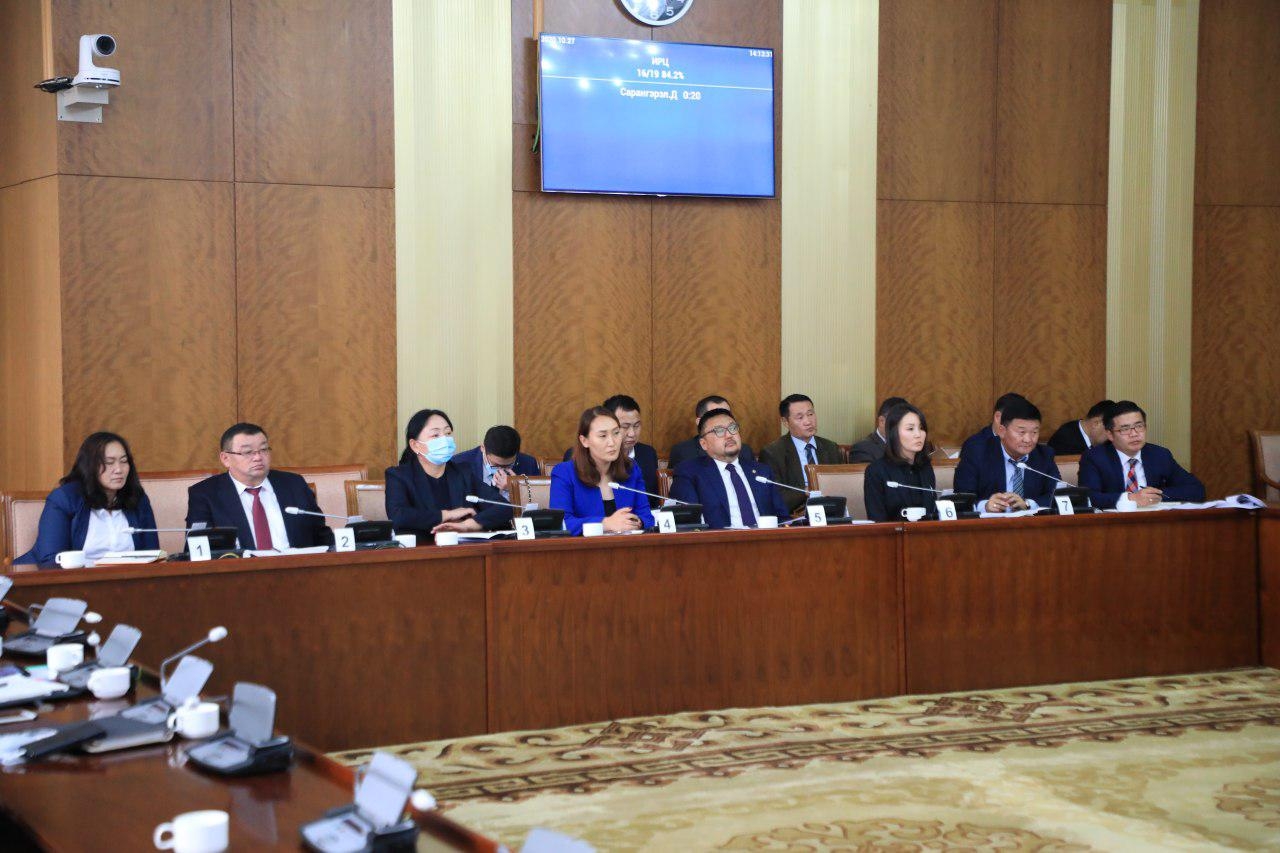 БОХХААБХ: Монгол Улсын 2021 оны төсвийн тухай хуулиуудын хоёрдугаар хэлэлцүүлгийг хийж, Хүнс, хөдөө аж ахуй, хөнгөн үйлдвэрийн сайдын мэдээллийг сонслоо
