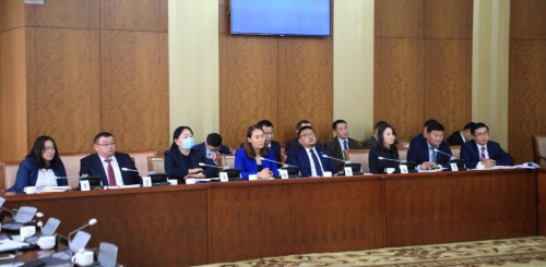 БОХХААБХ: Монгол Улсын 2021 оны төсвийн тухай хуулиуудын хоёрдугаар хэлэлцүүлгийг хийж, Хүнс, хөдөө аж ахуй, хөнгөн үйлдвэрийн сайдын мэдээллийг сонслоо