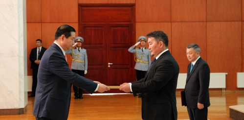 БНСУ-аас Монгол Улсад суух Элчин сайд Ерөнхийлөгчид Итгэмжлэх жуух бичгээ өргөн барилаа