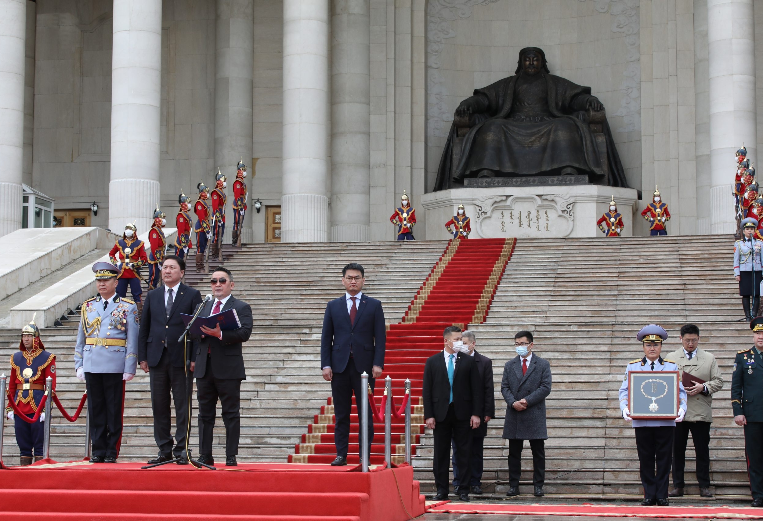 Монгол Улсын төрийн дээд шагнал, тэргүүн зэргийн “Чингис хаан” одонг Зэвсэгт хүчний нийт бие бүрэлдэхүүнд хүртээлээ