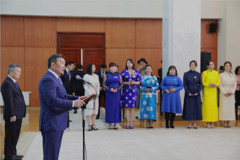 Монгол Улсын Ерөнхийлөгч Х.Баттулга ээжүүдэд Алдарт эхийн одон гардууллаа