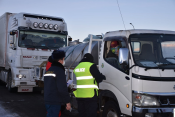 Шадар сайд болон холбогдох албаныхан Улаанбаатар хотын шалган нэвтрүүлэх товчоодын нөхцөл байдалтай танилцав